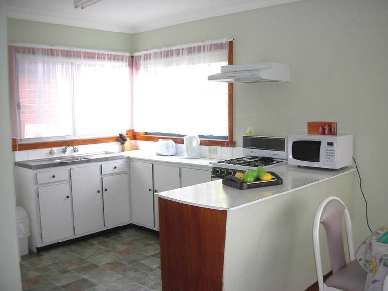 180 Eighth Ave, Rosebud VIC 3939