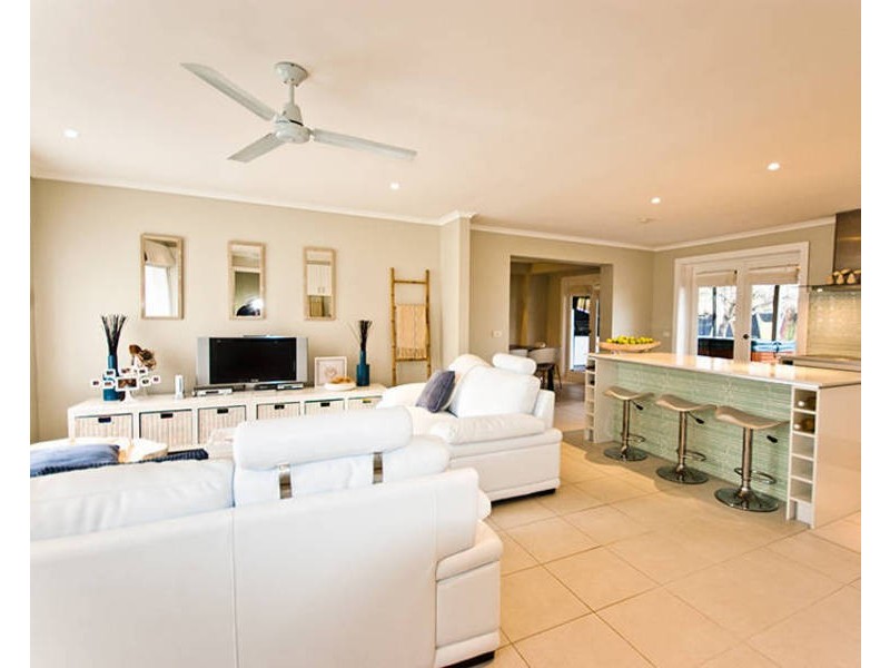 31 Cain Street, Rosebud West VIC 3940