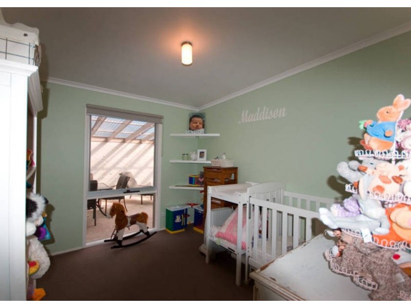 4 Sunningdale Road, Rosebud VIC 3939