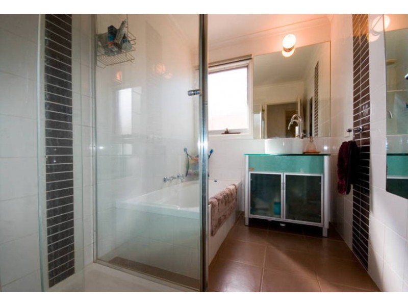 4 Sunningdale Road, Rosebud VIC 3939