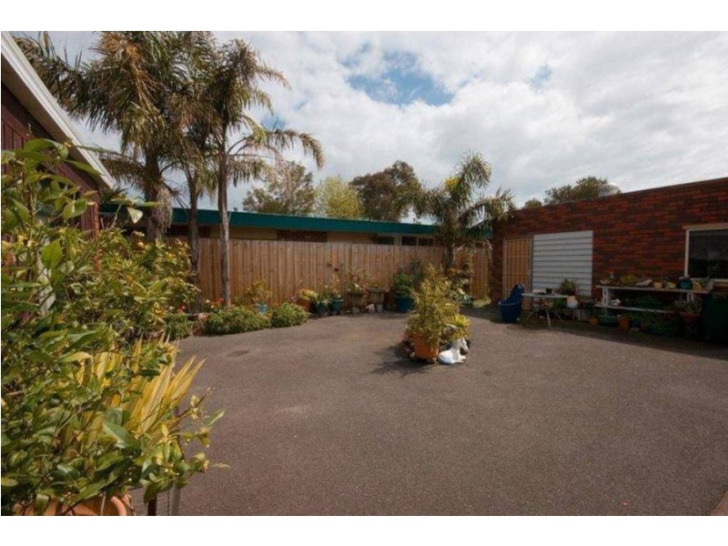 40 Swans Way, Rosebud West VIC 3940