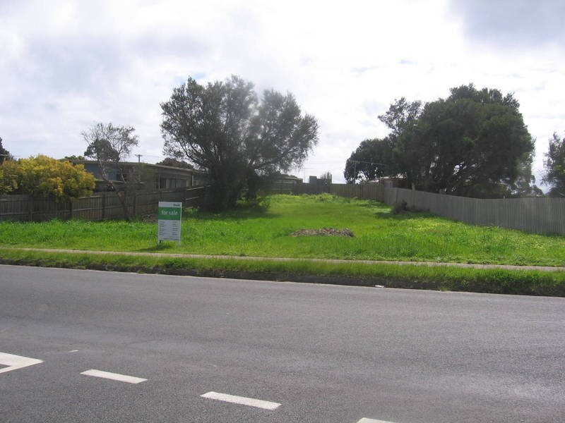 32 Allambi Ave, Rosebud West VIC 3940