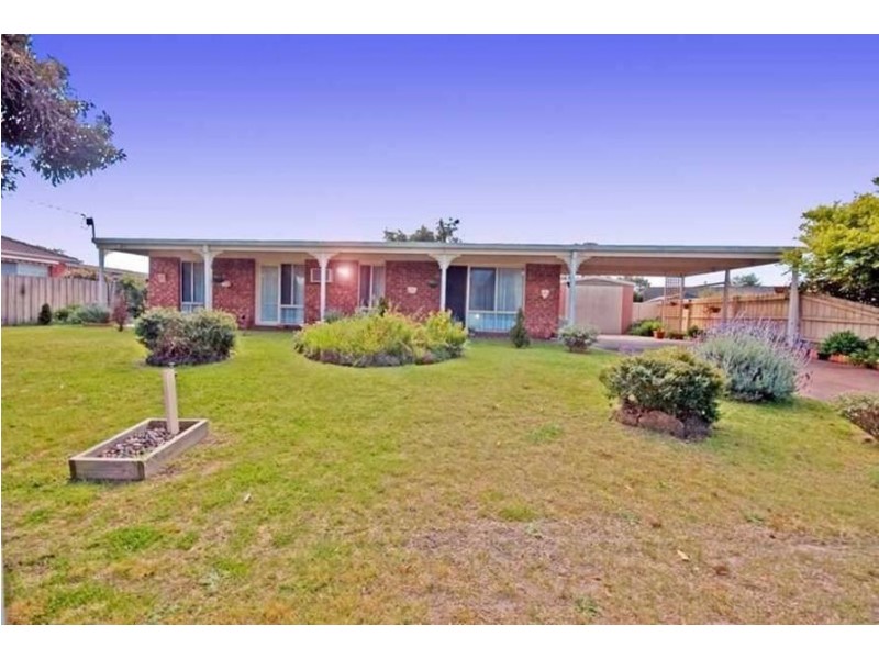 12 Dunsmuir Ave, Rosebud VIC 3939