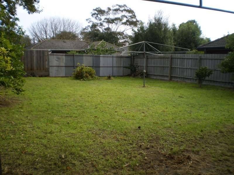 10 Allambi Avenue, Rosebud West VIC 3940