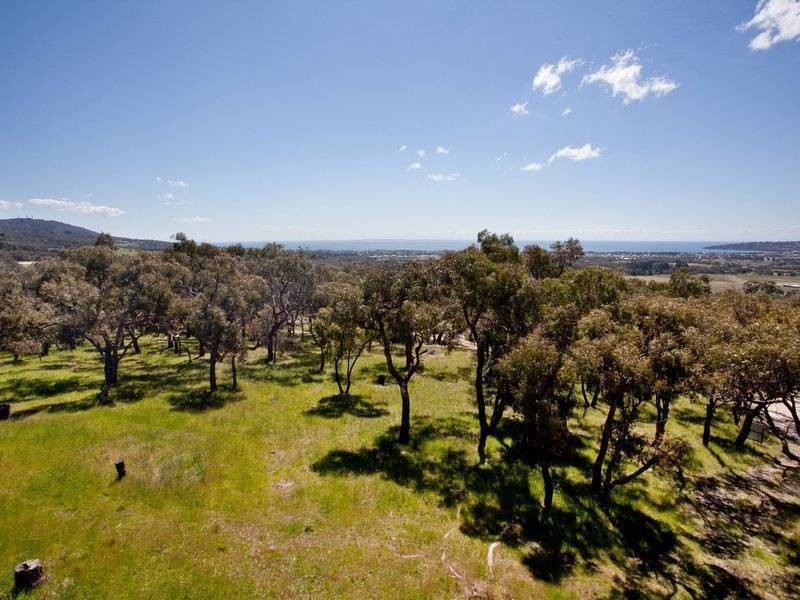 32 Luton Avenue, Red Hill VIC 3937