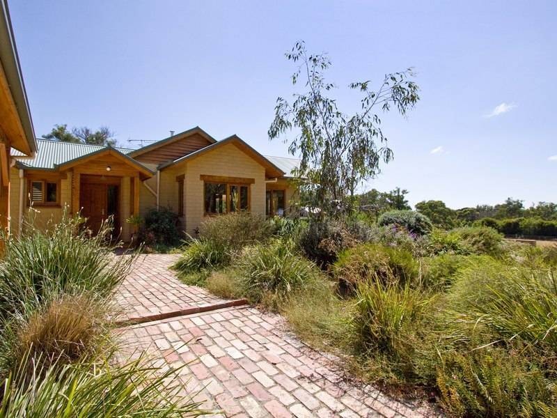 10 One Chain Road, Merricks North VIC 3926