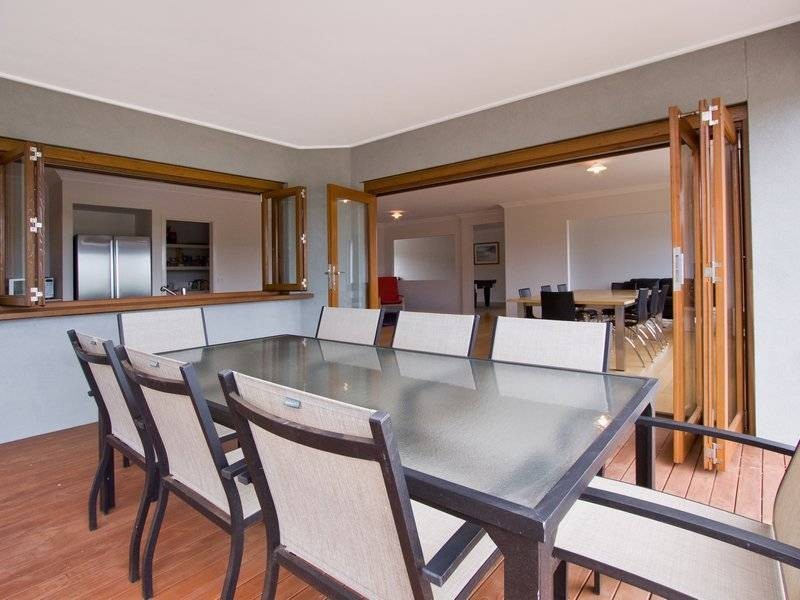 5 Yuille Avenue, Point Leo VIC 3916
