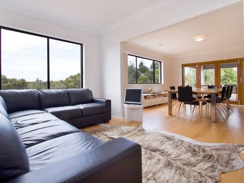 5 Yuille Avenue, Point Leo VIC 3916