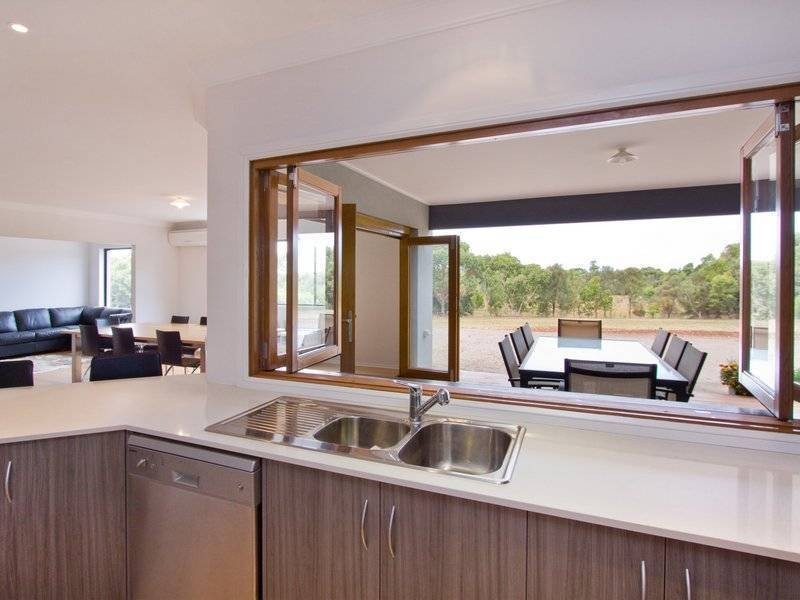 5 Yuille Avenue, Point Leo VIC 3916