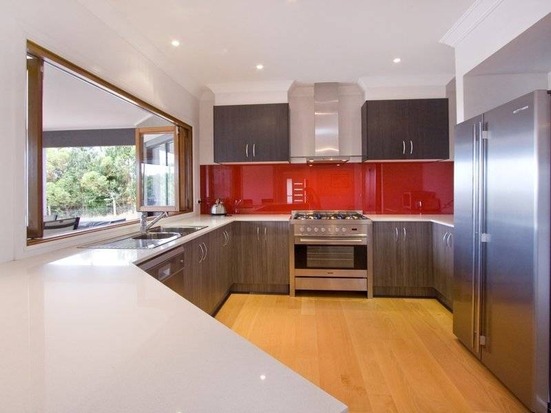5 Yuille Avenue, Point Leo VIC 3916