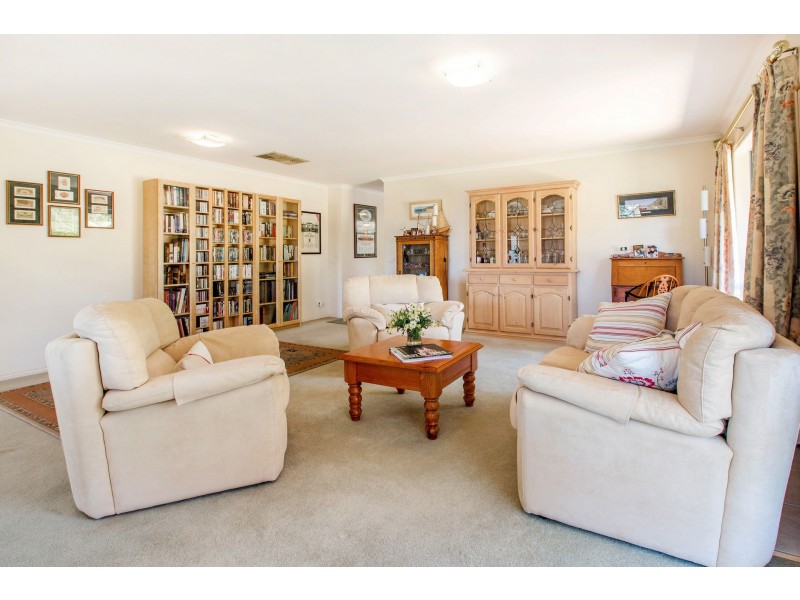 24 Azure Avenue, Balnarring VIC 3926