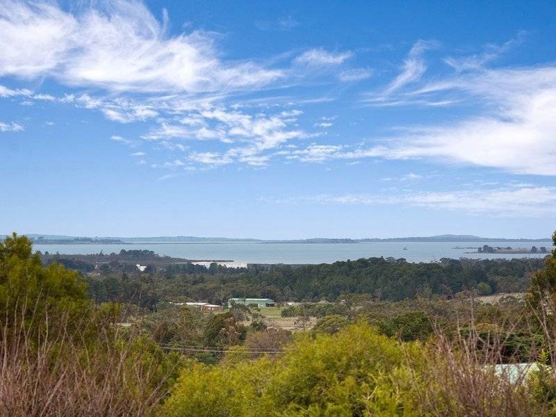 16 Peach Grove, Tyabb VIC 3913