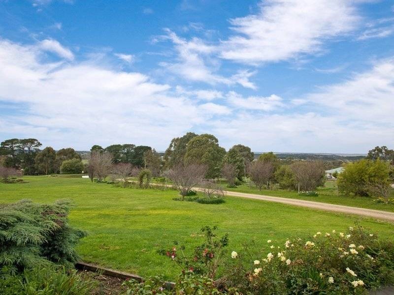 16 Peach Grove, Tyabb VIC 3913