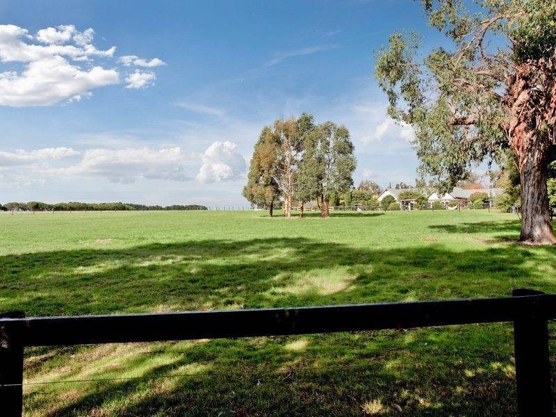 15 Hunts Road, Bittern VIC 3918