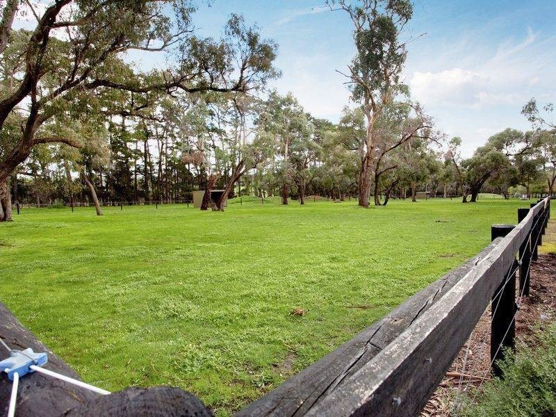 15 Hunts Road, Bittern VIC 3918