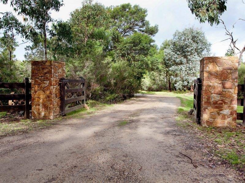 15 Hunts Road, Bittern VIC 3918