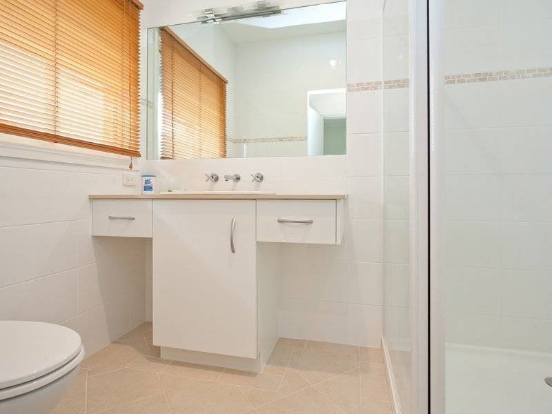 6 Yuille Avenue, Point Leo VIC 3916