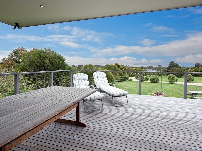 6 Yuille Avenue, Point Leo VIC 3916
