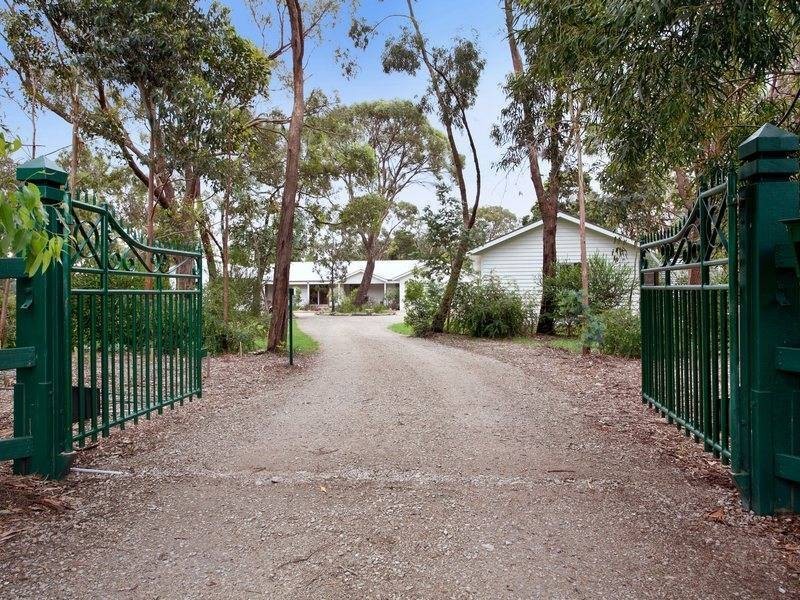 30 Island View Crescent, Bittern VIC 3918