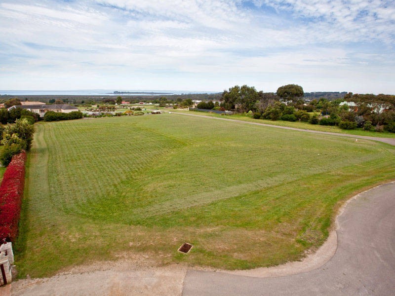 10 Cedar Rose Terrace, Bittern VIC 3918