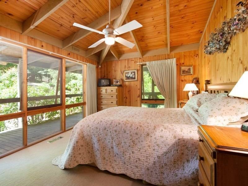 15 Pine Avenue, Red Hill South VIC 3937