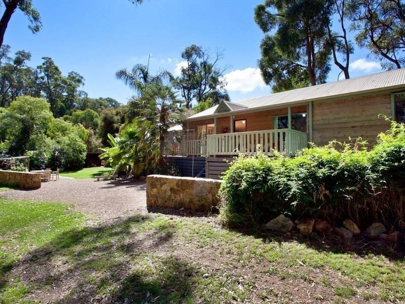 12 Station Road, Red Hill VIC 3937