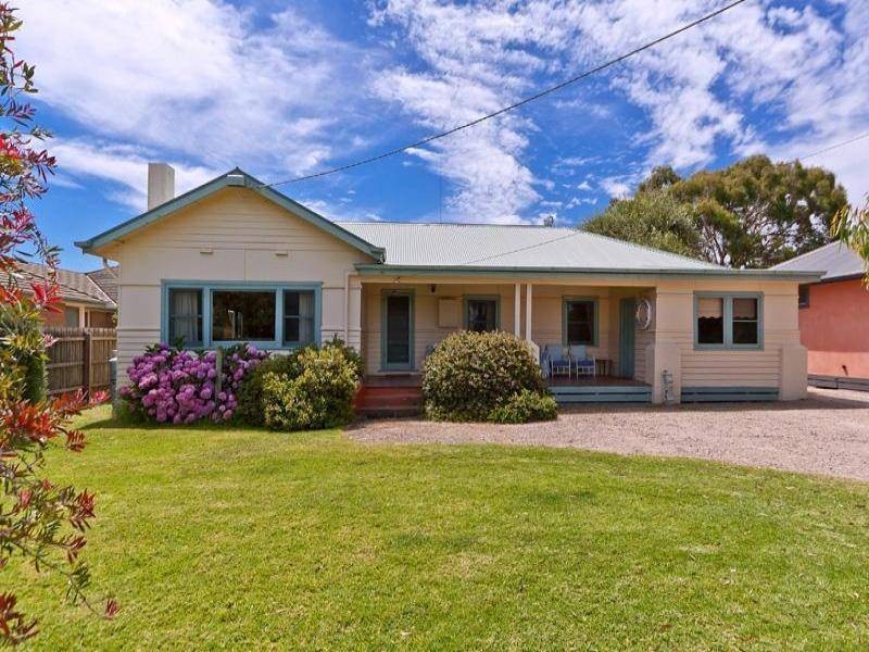 64 Western Parade, Point Leo VIC 3916