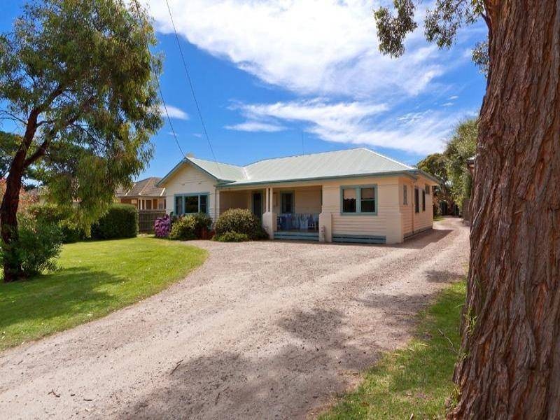 64 Western Parade, Point Leo VIC 3916