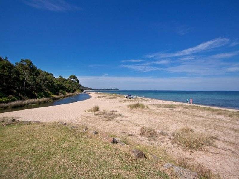 64 Western Parade, Point Leo VIC 3916