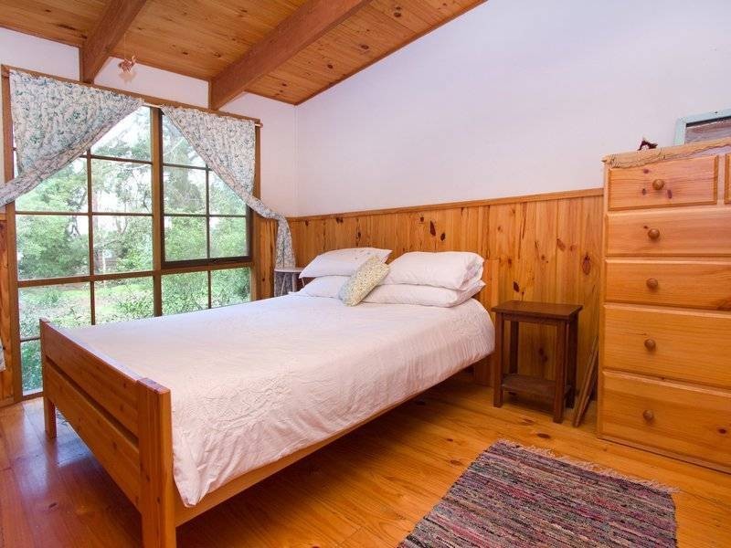 10 Steen Avenue, Shoreham VIC 3916