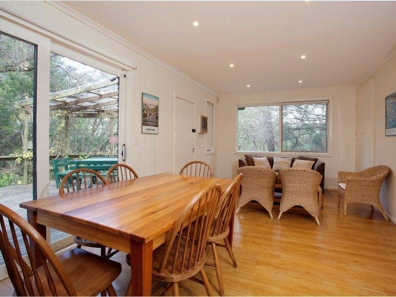 9 Pine Avenue, Red Hill VIC 3937