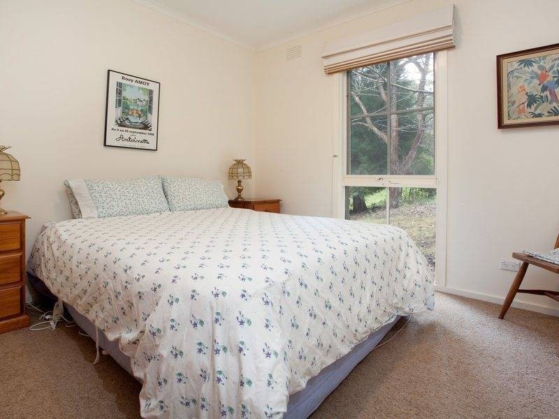 9 Pine Avenue, Red Hill VIC 3937