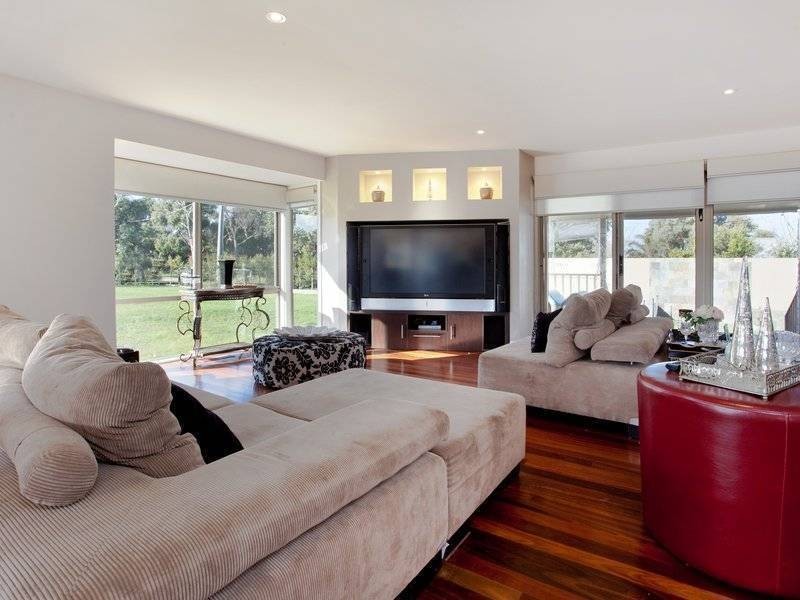 12 Hendersons Road, Bittern VIC 3918