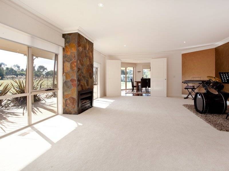 12 Hendersons Road, Bittern VIC 3918