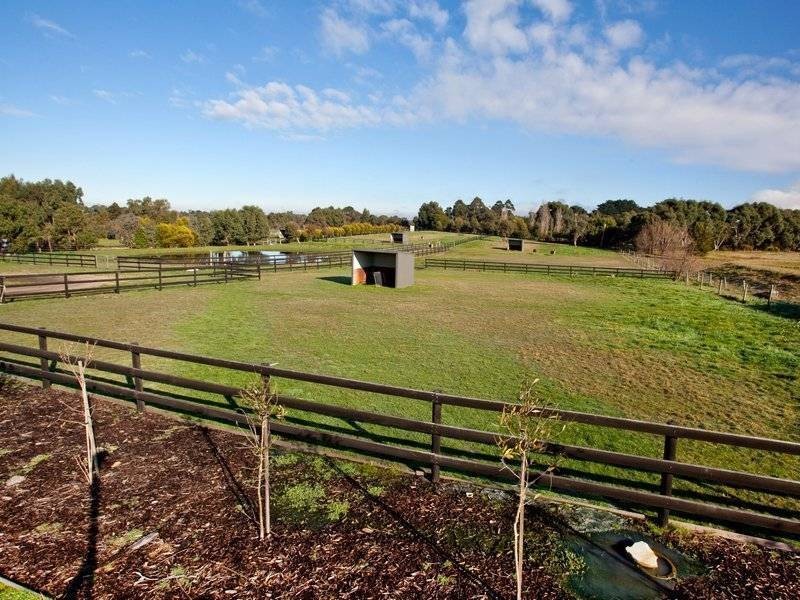 12 Hendersons Road, Bittern VIC 3918