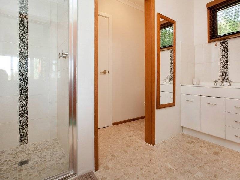 24 Pine Grove, Shoreham VIC 3916