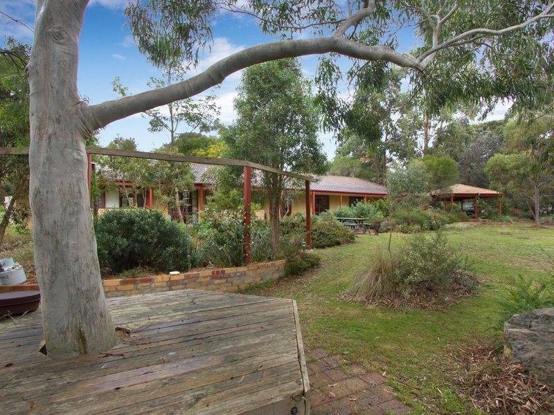 11 Eyre Road, Somers VIC 3927