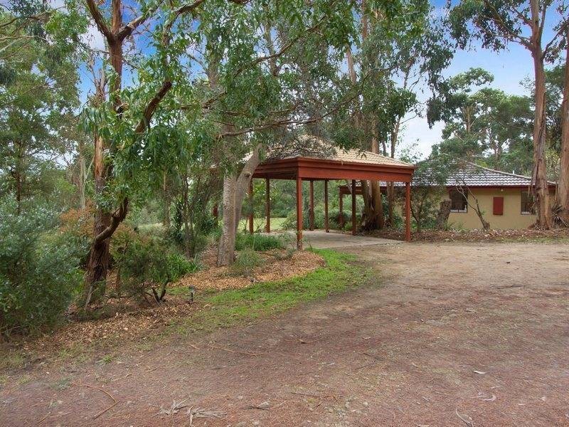 11 Eyre Road, Somers VIC 3927
