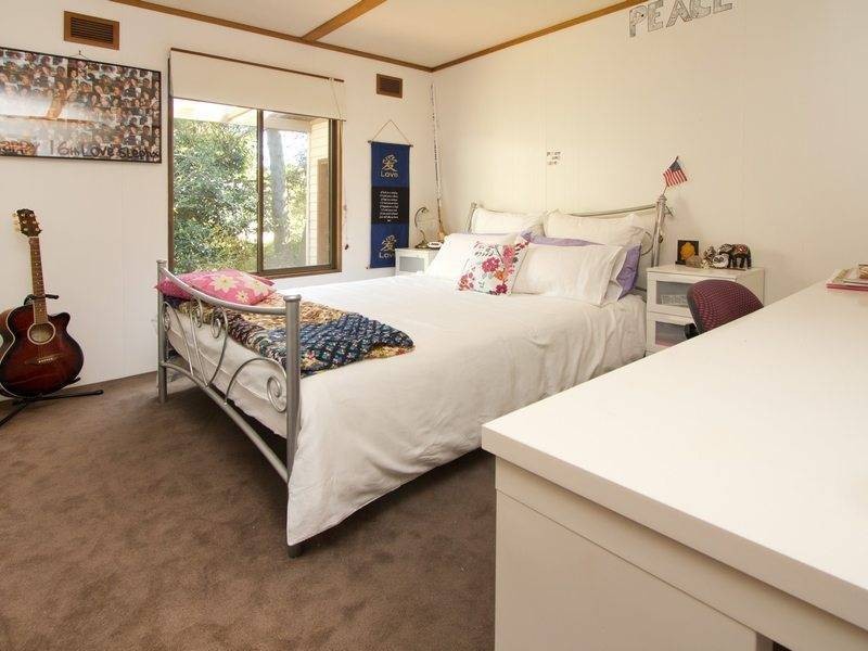 4 Hendon Avenue, Somers VIC 3927