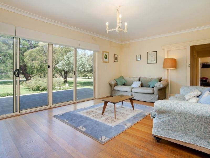 36 Western Parade, Point Leo VIC 3916