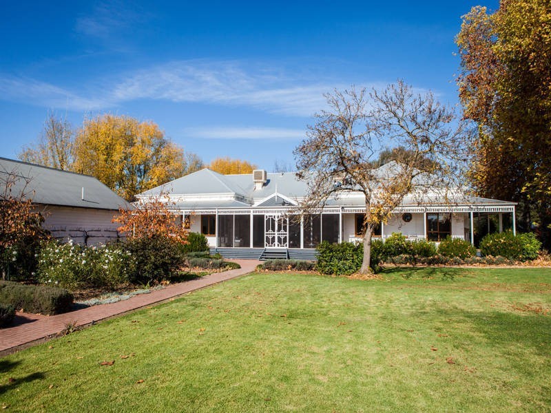 215 Moyhu-Meadow Creek Road, Moyhu VIC 3732