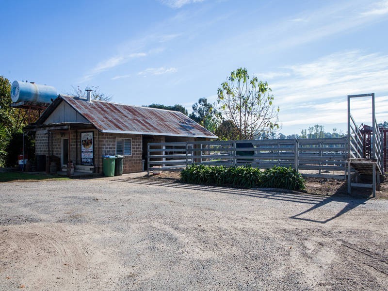 215 Moyhu-Meadow Creek Road, Moyhu VIC 3732
