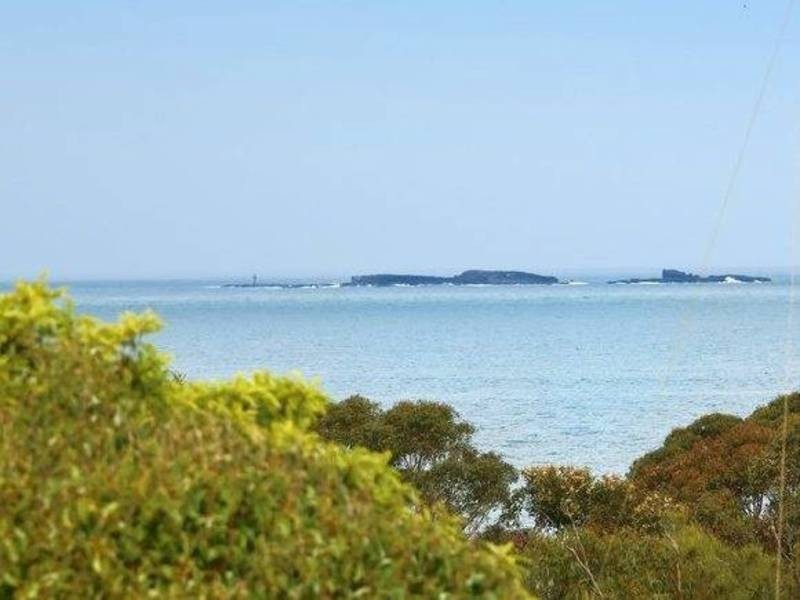 33 Young St, Flinders VIC 3929