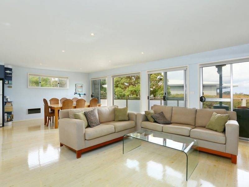 33 Young St, Flinders VIC 3929