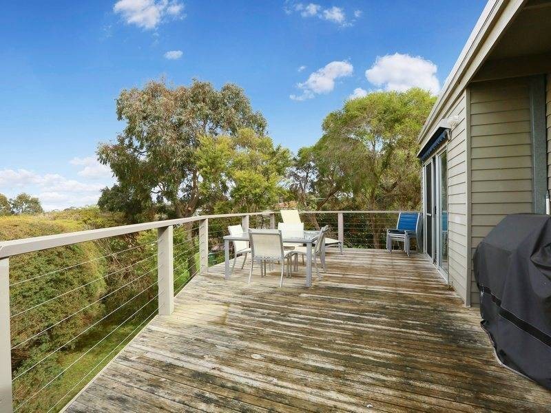 33 Young St, Flinders VIC 3929