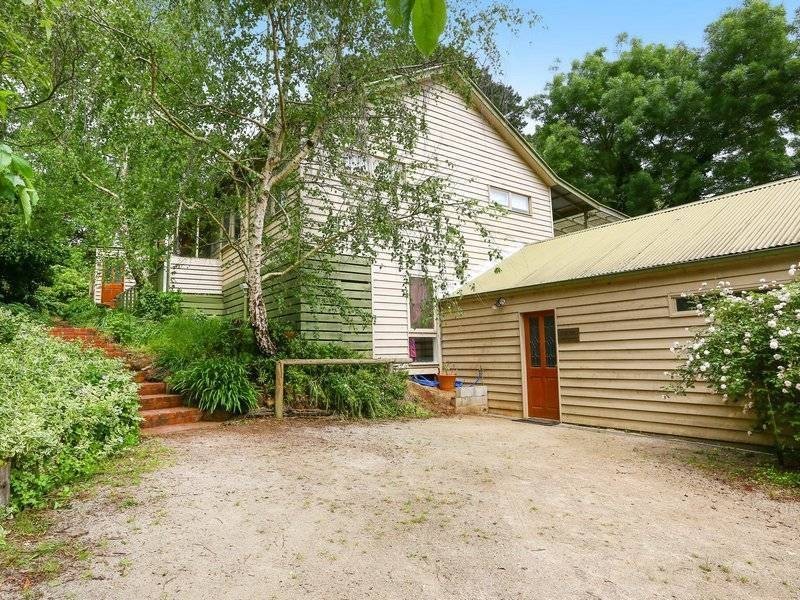 5 McIlroys Rd, Red Hill VIC 3937