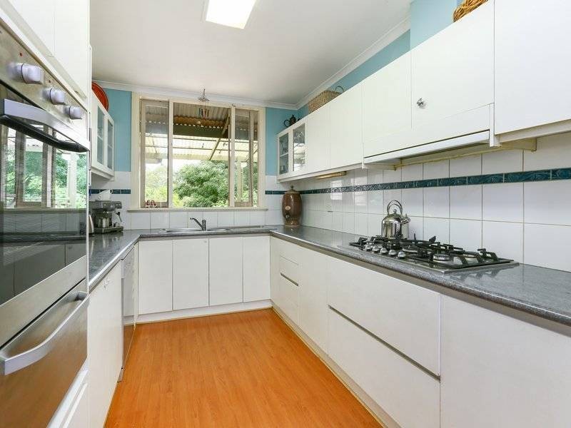 5 McIlroys Rd, Red Hill VIC 3937