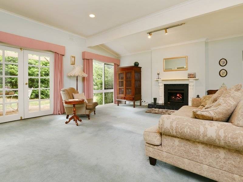 5 McIlroys Rd, Red Hill VIC 3937