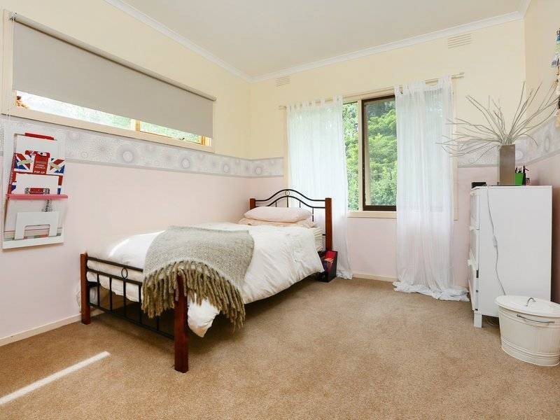 5 McIlroys Rd, Red Hill VIC 3937