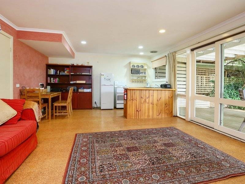 5 McIlroys Rd, Red Hill VIC 3937